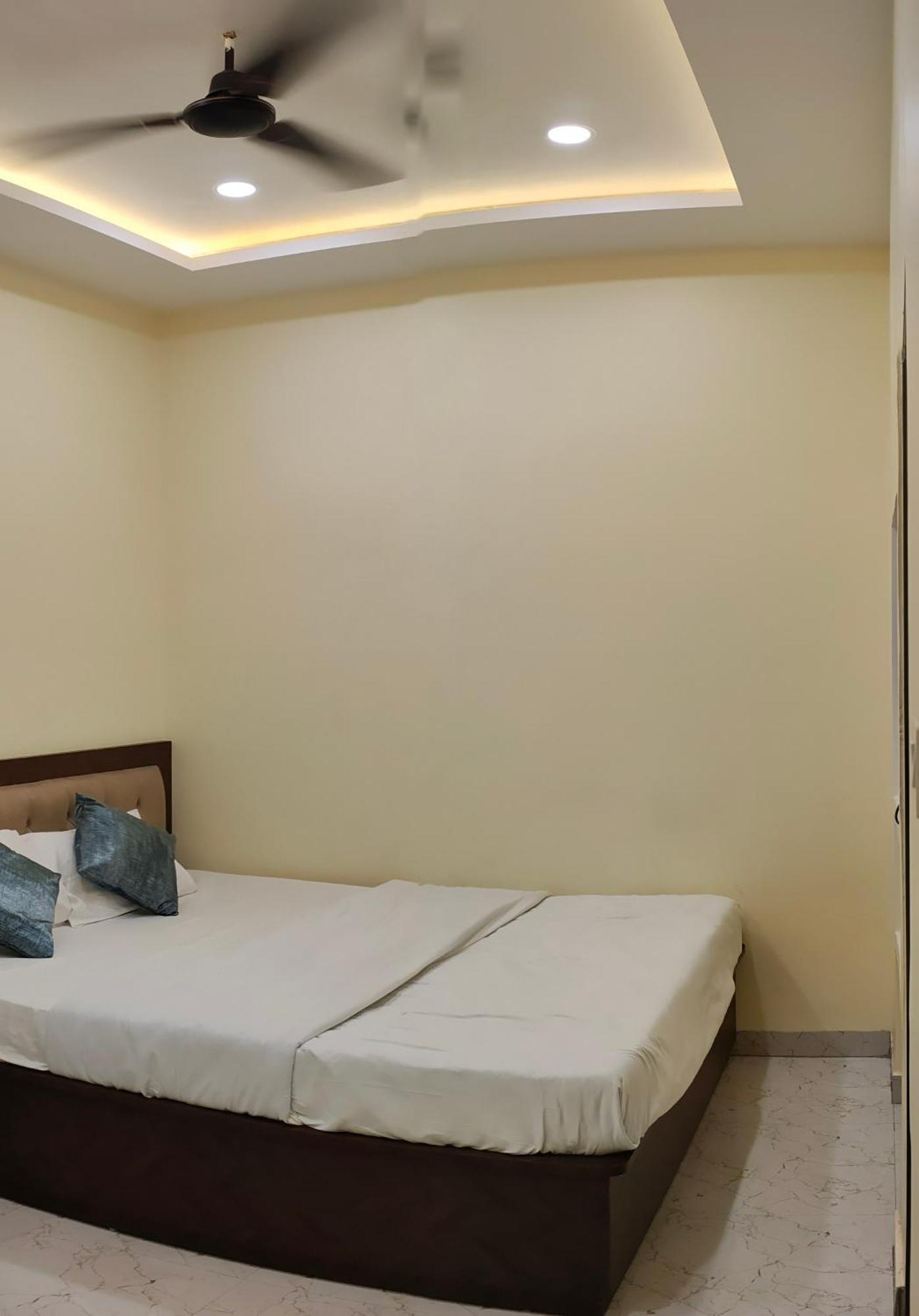 Ganga Sparsh Hotel Варанаси Екстериор снимка