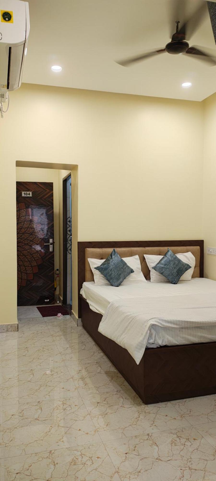Ganga Sparsh Hotel Варанаси Екстериор снимка