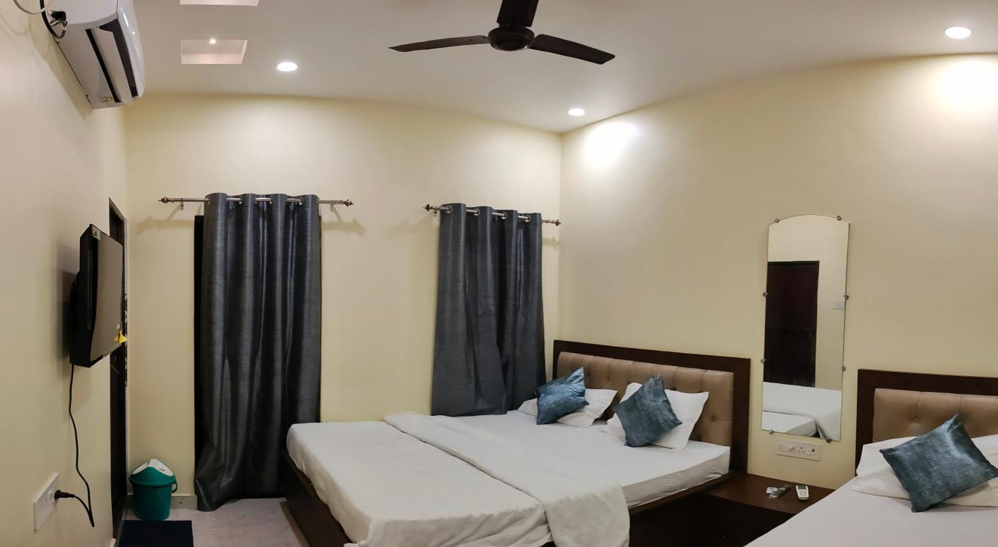 Ganga Sparsh Hotel Варанаси Екстериор снимка