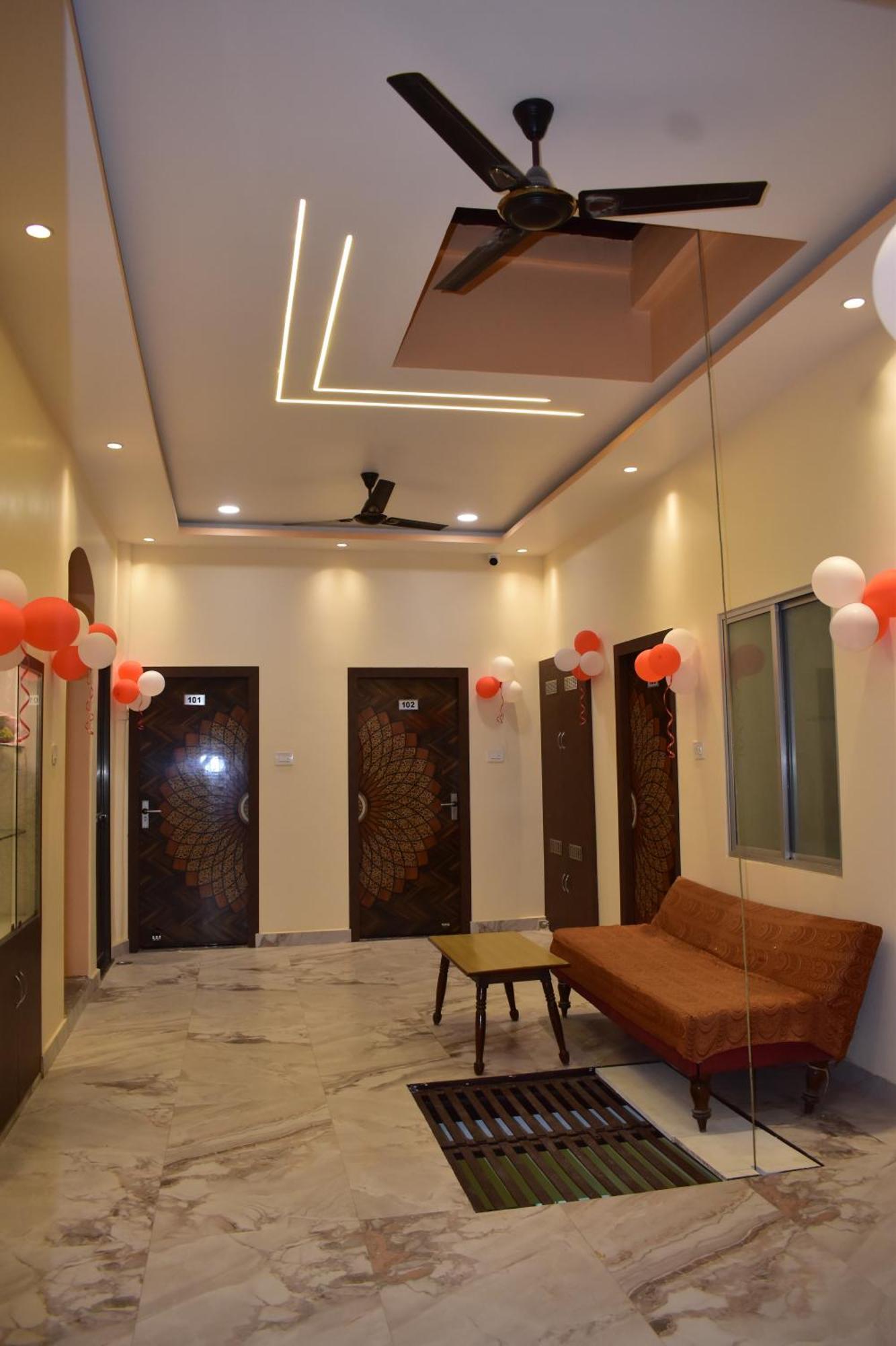 Ganga Sparsh Hotel Варанаси Екстериор снимка
